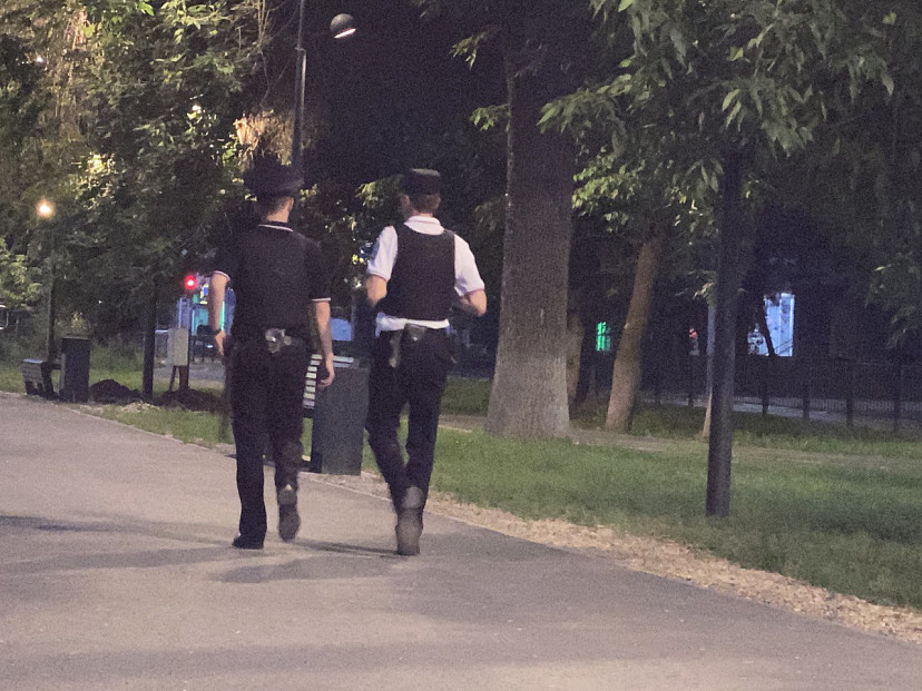 Женщина забрала чужие деньги из банкомата и получила статью