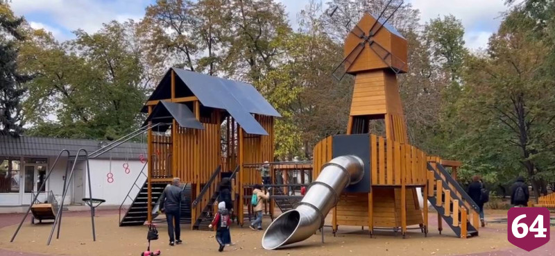 В «Липках» открылась одна из самых больших в Саратове детских площадок