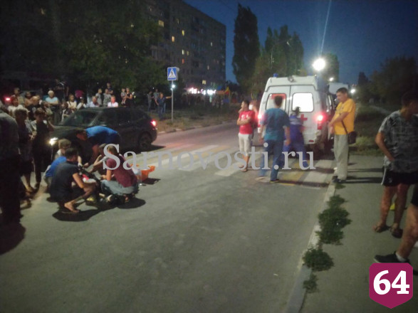 В Саратове 14-летняя девочка разбила голову об иномарку