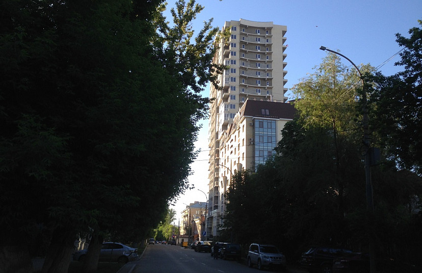 Срок сдачи долгостроя в центре Саратова вновь перенесли