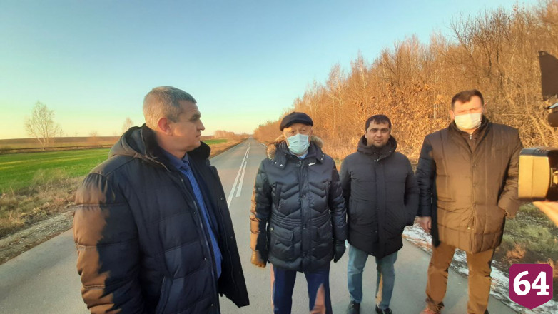 Саратовские фермеры помогли отремонтировать 25 км дороги