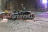 В Саратове иномарка протаранила подарочный автомобиль с бантом