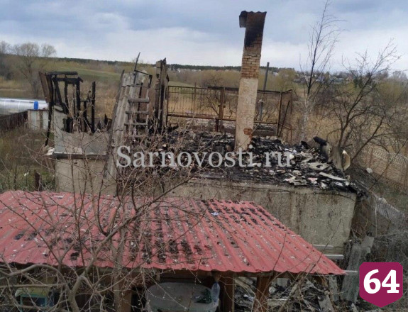 В Саратовской области выгорели две дачи