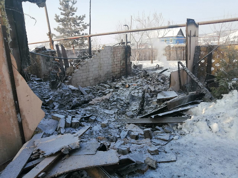 Пенсионер погиб на пожаре в нетопленом доме
