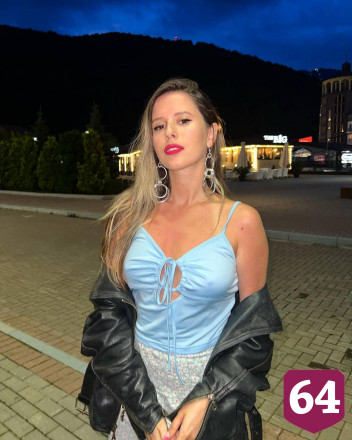Популярная певица из Саратова троллит телефонных мошенников
