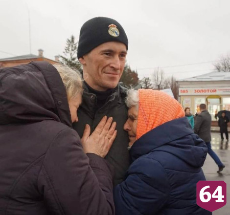 Воспитавшей воина бабушке предложили помощь земляков