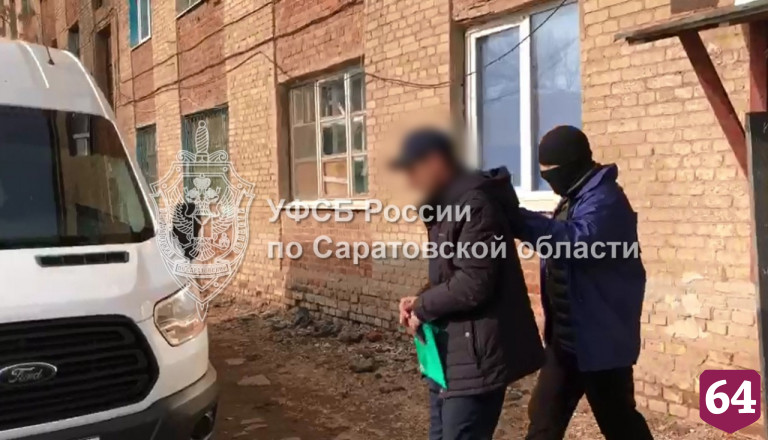 Жители Энгельса помогали мигрантам заключать фиктивные браки