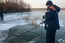 Водолазы искали в замерзшем пруду пропавшего мужчину  
