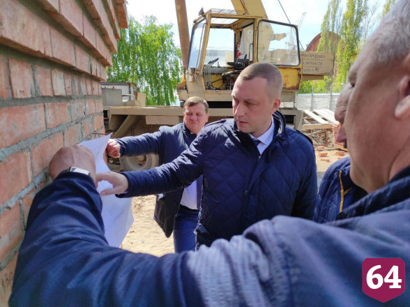 В Саратове выложили из кирпича часть Триумфальных ворот