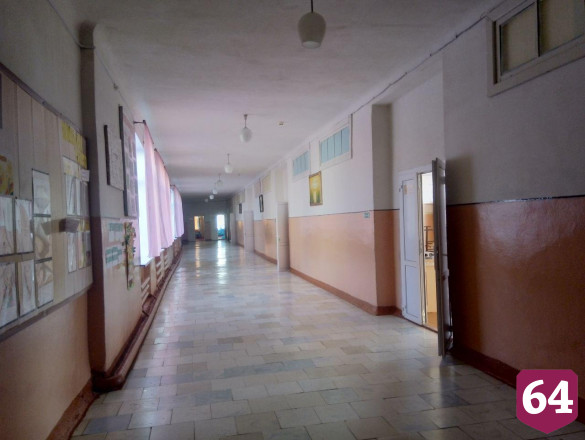 Под Саратовом спустя 15 лет возобновили строительство школы 