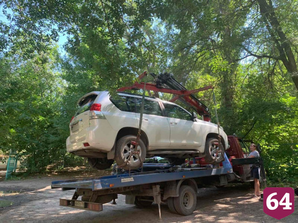 Житель Саратова может лишиться внедорожника из-за крупного долга 