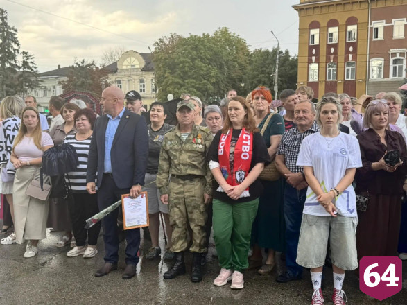 В Энгельсе обновили Доску почета