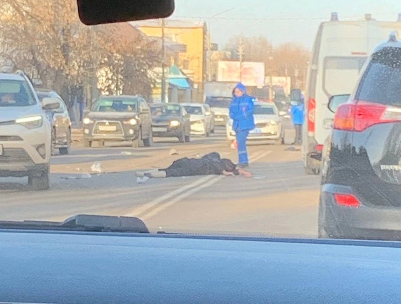 В Энгельсе водитель иномарки из-за солнца насмерть сбил женщину