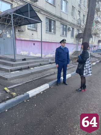 В Саратове 3-летняя девочка упала с 4-го этажа