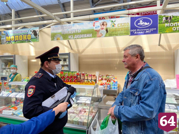 Саратовские полицейские попросили надеть маску митрополита Лонгина