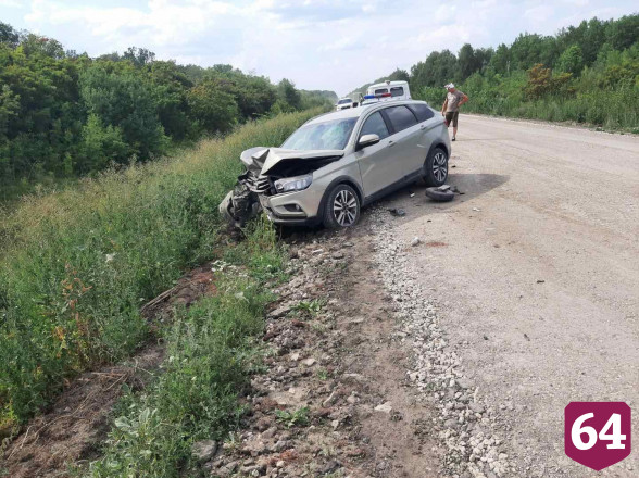 Водитель «Весты» пострадал в столкновении с трактором  
