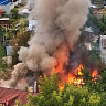 В Саратове горят сарай и гараж