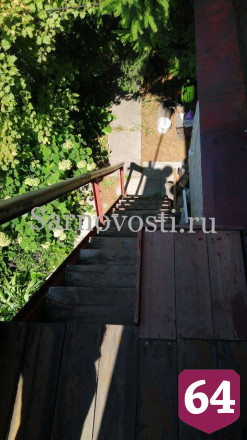 Под Саратовом мужчина упал со второго этажа дачного дома 