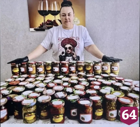 Саратовские волонтеры отправили на фронт хранящие тепло дома подарки