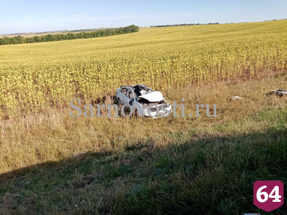 Под Саратовом водитель уходил от ДТП и разбился в кювете