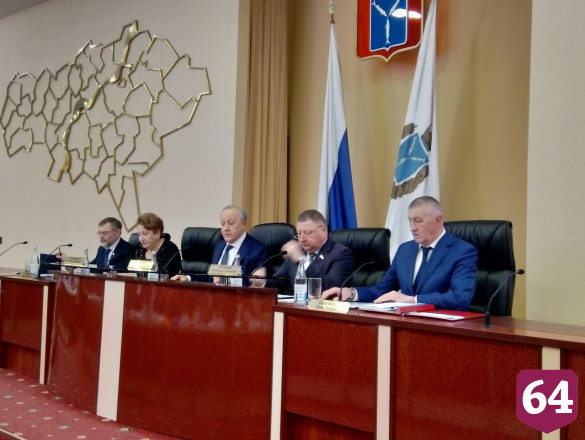 Саратовский губернатор напомнил чиновникам о важности контакта с людьми 