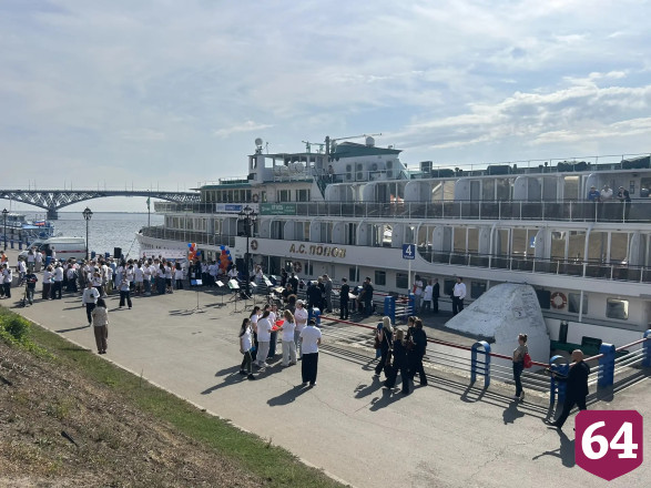 Теплоход с участниками «ГИТИС.Фест» отправился в путешествие по Волге
