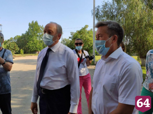 Саратовский губернатор помог активистке спасти стрижей 