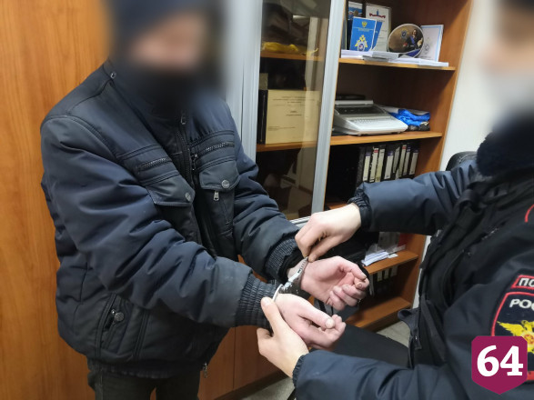 Саратовец задушил друга за отказ продолжить застолье