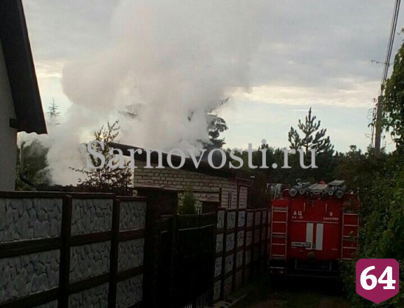 Пожар уничтожил дачу семьи из Саратова на Кумысной поляне