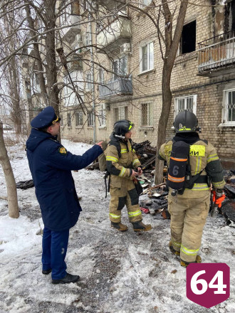 В Саратове пожарные спасли из горящего дома 18 жильцов