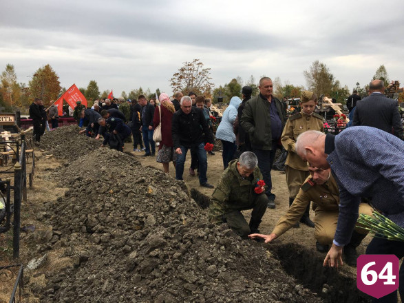 В Саратове перезахоронили 11 красноармейцев 