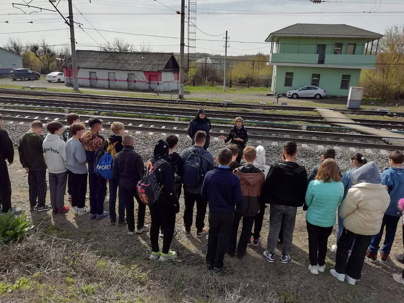 Саратовских школьников предупредили об опасности зацепинга