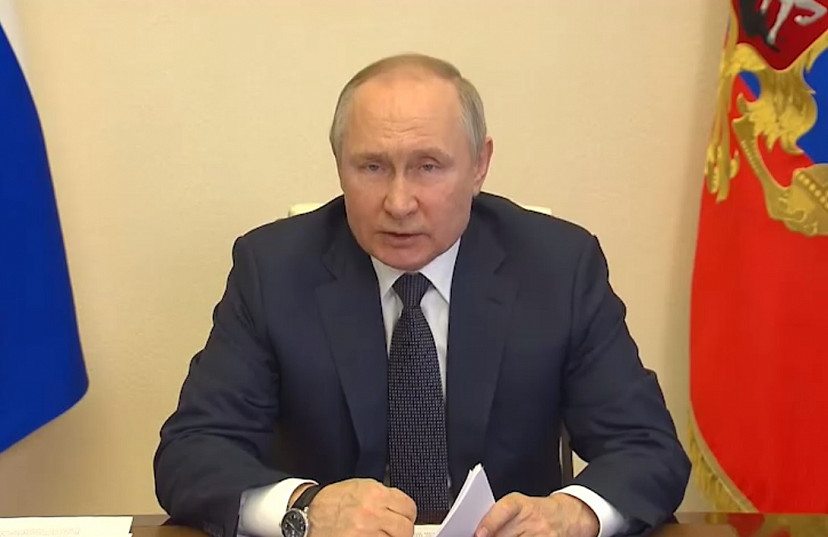 Владимир Путин заявил об увеличении пенсий и зарплат бюджетникам