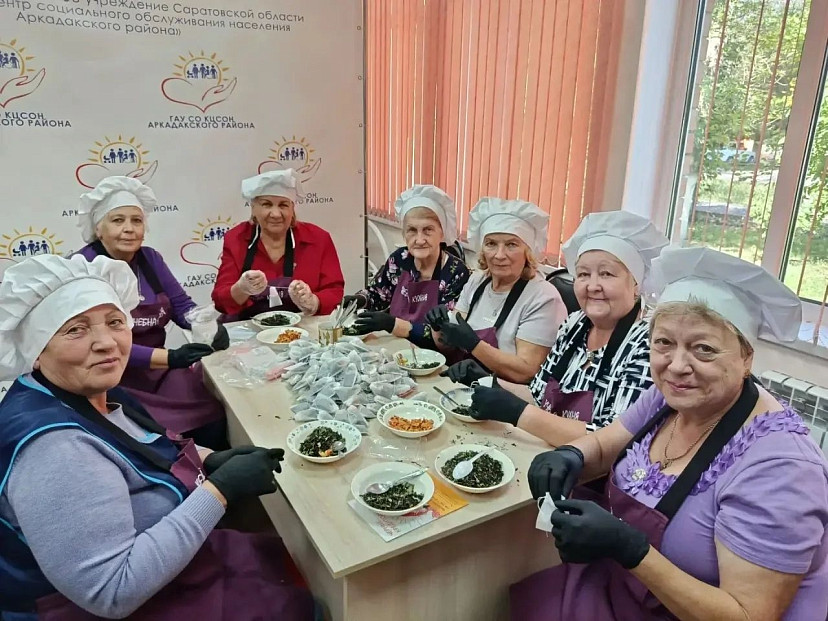Саратовские женщины подготовили бойцам 220 порций сухих супов по семейным рецептам