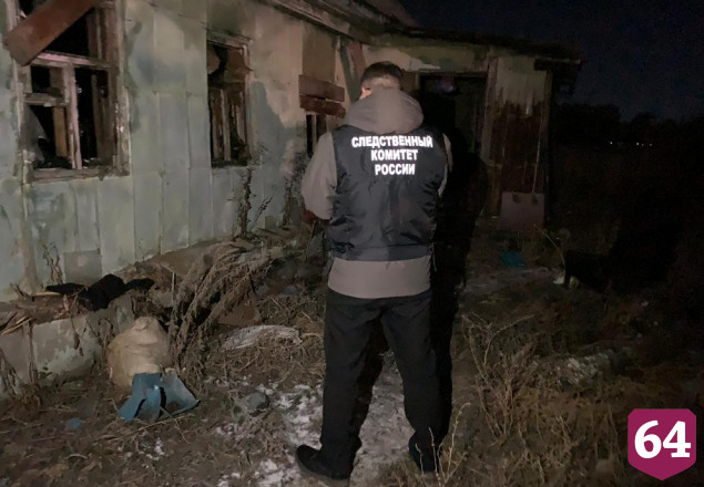 В сгоревшем доме обнаружили сидящего за столом мертвеца 