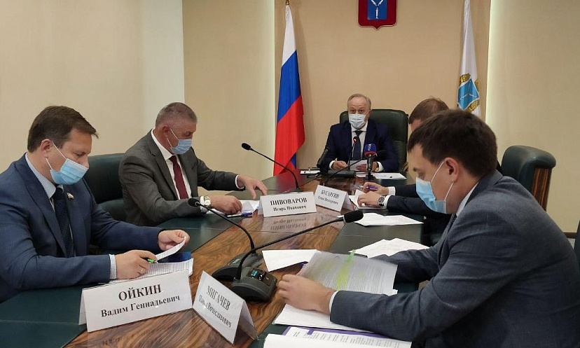 Губернатор потребовал не допустить провала программы по переселению 