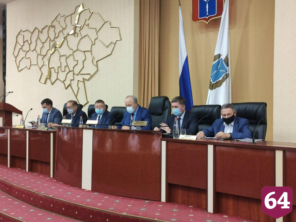 В Саратове долгострой начали подключать к воде