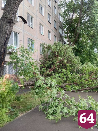 Саратовцы перед ураганом увидели в небе девятый вал