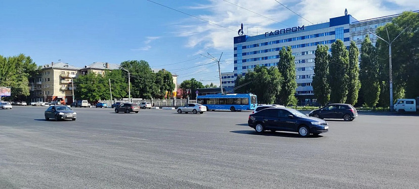 В Саратове завершается ремонт дороги на площади Ленина