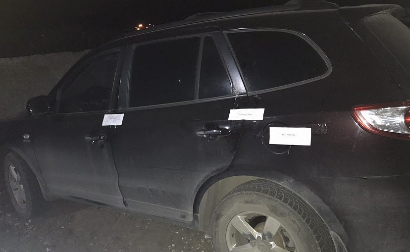 Должника по алиментам после ареста кроссовера отправили на обязательные работы