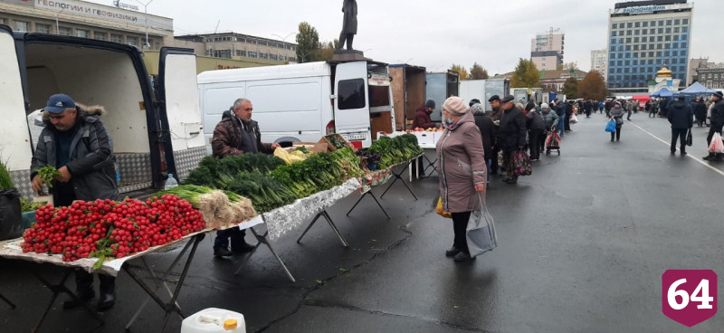 На Театральной площади увеличили продажу овощей