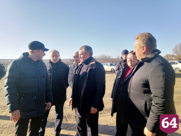 Под Саратовом спустя 15 лет возобновили строительство школы 