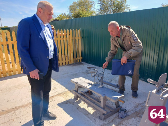 В лесу под Саратовом построили «Деревенское подворье» и Музей спецтехники