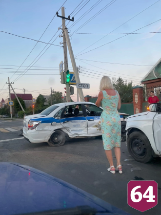 Под Саратовом произошла массовая авария с полицейской машиной