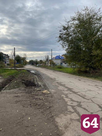 Саратовцы пожаловались на разбитую дорогу у вокзала
