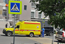 Мотоциклист сбил пенсионерку у техникума в Саратовской области