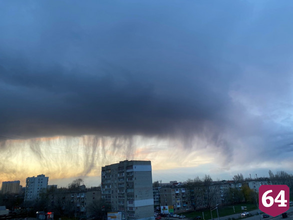 Жителей Саратова поразили странные облака над городом