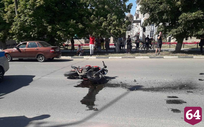 Мотоциклист разбился насмерть в ДТП с внедорожником 