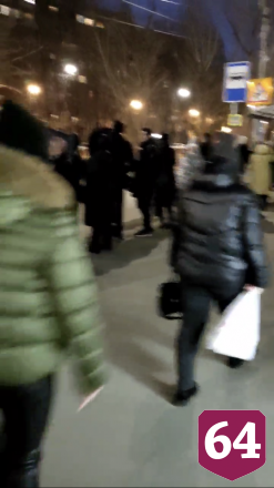 Жители Солнечного провели вечер в огромной очереди на маршрутку