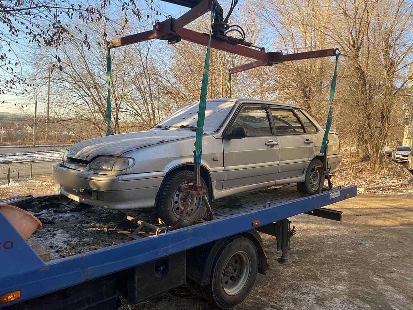 Приставы арестовали машину саратовца из-за долгов за воду